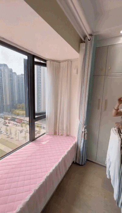 Retractable Indoor Clothesline – Extends to 4.2 m